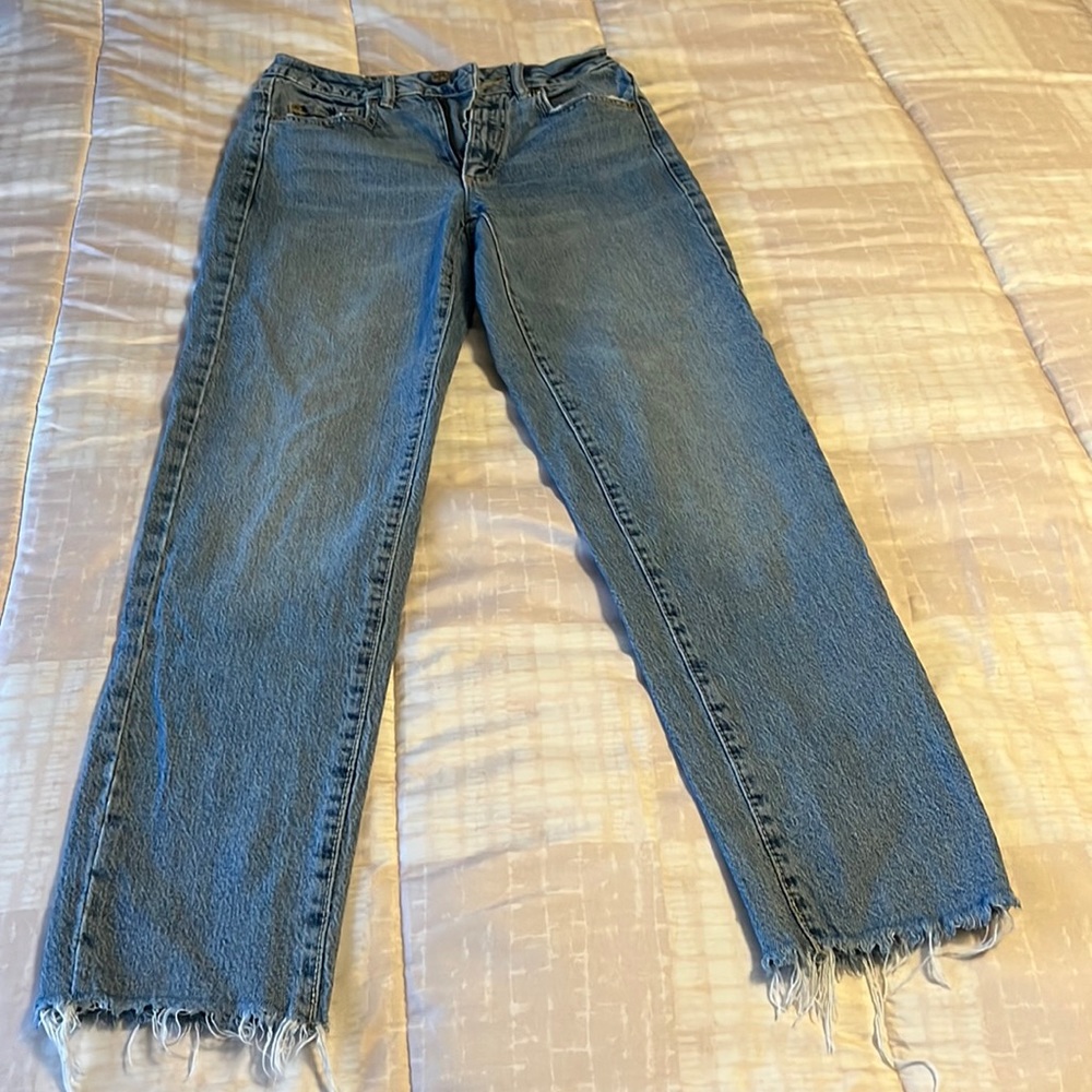 Garage jeans size 00. Relaxed straight leg.